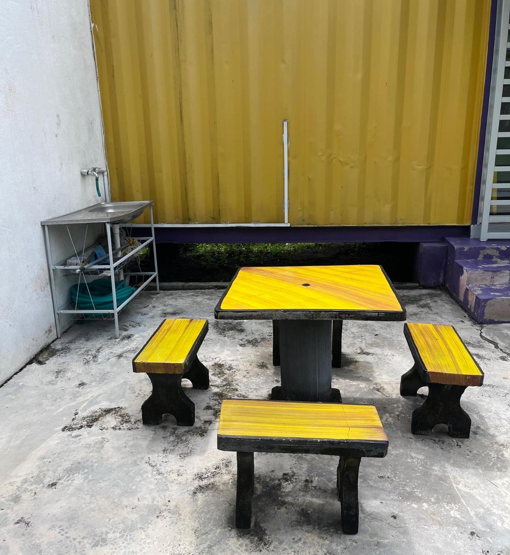 Purple Cube At Lumut Cube Homestay Kontena 外观 照片