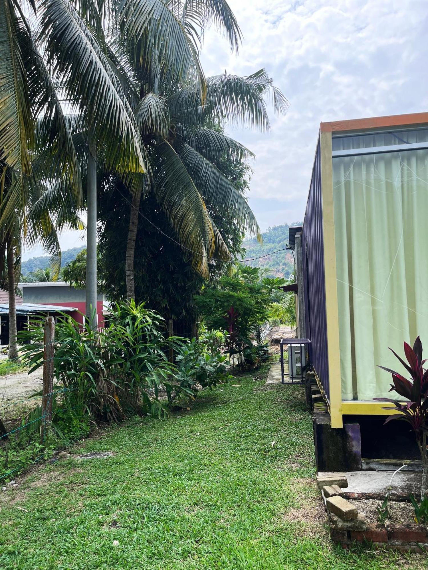 Purple Cube At Lumut Cube Homestay Kontena 外观 照片